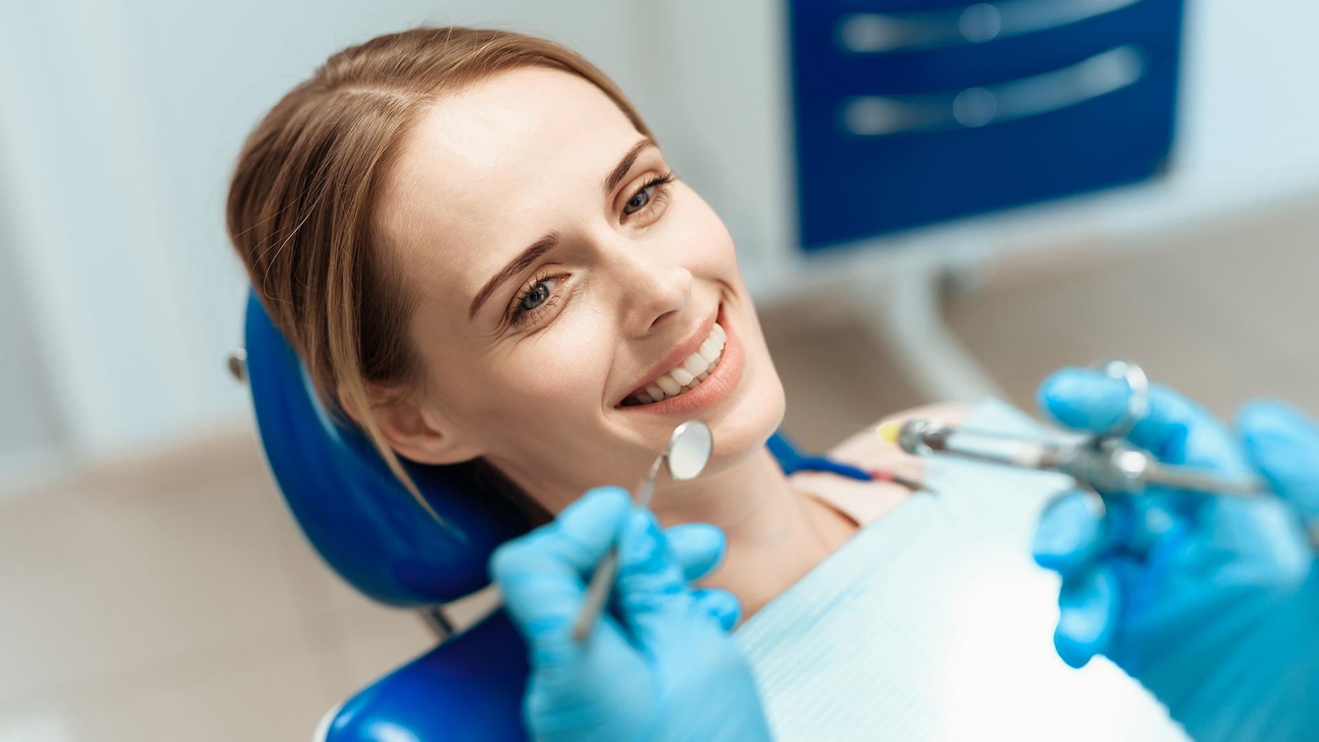 Láthatatlan fogszabályozás: szabályos mosoly diszkréten